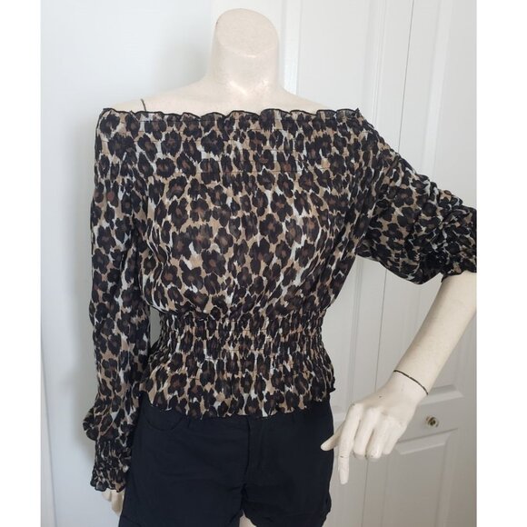 Ruffle Retro Style Blouse animal print puff sleeve top off shoulder medium - Picture 2 of 9
